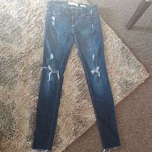 Hollister distressed skinny jeans size 26/3